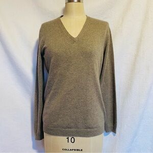 Uniqlo Women's V-Neck Sweater - Brown